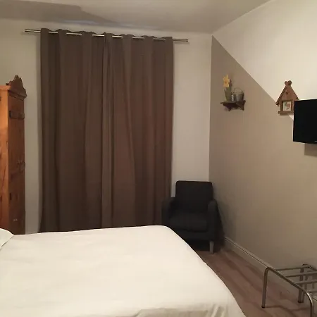 Du Lyonnais Szálloda